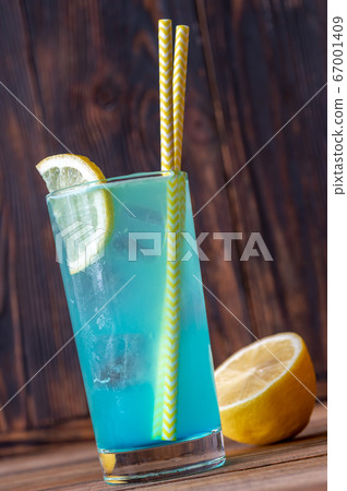 Glass of electric lemonade 67001409