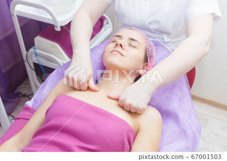Preparation of the client for buccal massage. Preparation of the client for buccal massage. 67001503