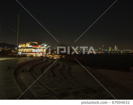 首爾瑞草區半坡洞Sebitseom的夜景 首爾瑞草區半坡洞Sebitseom的夜景 67004632