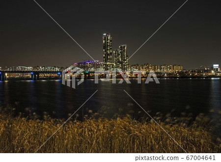 首爾瑞草區半坡洞Sebitseom的夜景 首爾瑞草區半坡洞Sebitseom的夜景 67004641