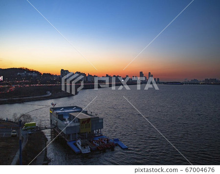 首爾瑞草區半坡洞Sebitseom的夜景 首爾瑞草區半坡洞Sebitseom的夜景 67004676