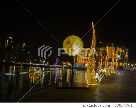 首爾瑞草區半坡洞Sebitseom的夜景 首爾瑞草區半坡洞Sebitseom的夜景 67004701