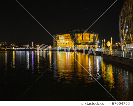 首爾瑞草區半坡洞Sebitseom的夜景 首爾瑞草區半坡洞Sebitseom的夜景 67004703