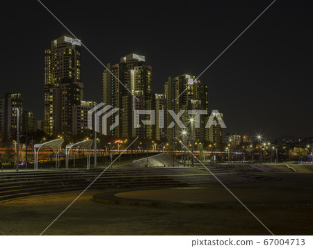 首爾瑞草區半坡洞Sebitseom的夜景 首爾瑞草區半坡洞Sebitseom的夜景 67004713
