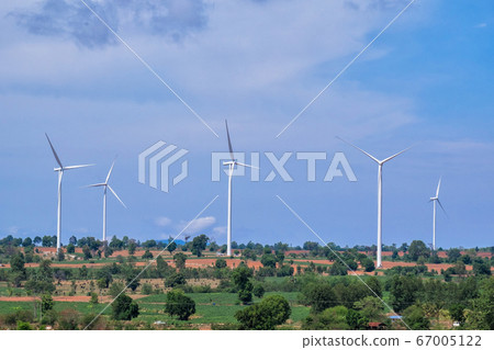 Wind turbine power at daylight 67005122