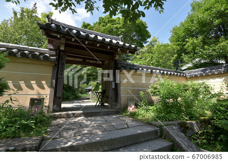 Joruri-ji temple gate 67006985
