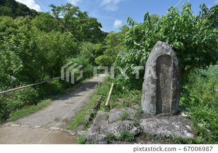 Joruri-ji Temple approaching path 67006987