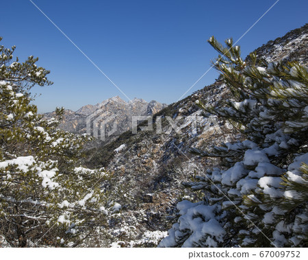 首爾市鐘路區九木洞，北漢山，奉峰，鳳峰峰 67009752