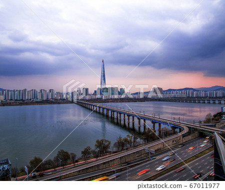 韓國首爾廣津區Techno Mart天文台的夜景 韓國首爾廣津區Techno Mart天文台的夜景 67011977