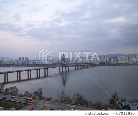 韓國首爾廣津區Techno Mart天文台的夜景 韓國首爾廣津區Techno Mart天文台的夜景 67011980
