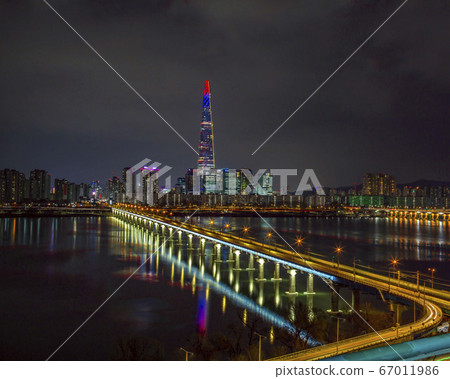 韓國首爾廣津區Techno Mart天文台的夜景 67011986