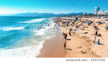View of the Santa Monica beach 67011992
