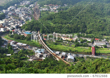 蝙蝠山展望亭,雙溪河,北迴鐵路,建築,城市,山,風景,橋 蝙蝠山展望亭,雙溪河,北迴鐵路,建築,城市,山,風景,橋 67012888