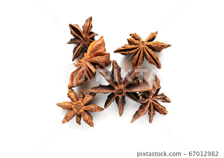 Anise stars 67012982