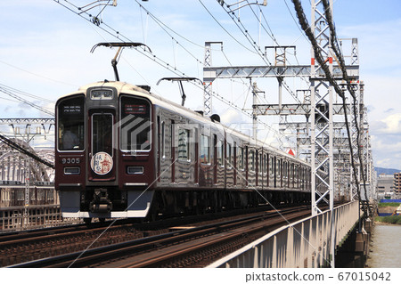 [HK] Hankyu Kyoto Main Line 9300 Series: Gion Festival Mark (Limited Express: Osaka Umeda ⇔ Kyoto Kawaramachi) 67015042