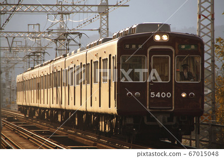 [HK] Hankyu Kyoto Main Line 5300 Series (Semi-express: Osaka Umeda ⇔ Kyoto Kawaramachi) 67015048