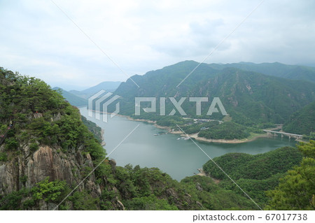 Cheongpung Lakeside, Oksunbong, Bibongsan, Cheongpung-myeon, Jecheon-si, Chungcheongbuk-do, Korea Cheongpung Lakeside, Oksunbong, Bibongsan, Cheongpung-myeon, Jecheon-si, Chungcheongbuk-do, Korea 67017738