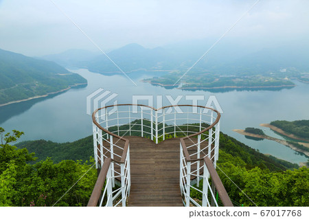 Cheongpung Lakeside, Oksunbong, Bibongsan, Cheongpung-myeon, Jecheon-si, Chungcheongbuk-do, Korea Cheongpung Lakeside, Oksunbong, Bibongsan, Cheongpung-myeon, Jecheon-si, Chungcheongbuk-do, Korea 67017768