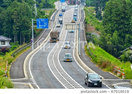 If you drive, you can see the comfortable and comfortable Japanese bypass road from above. If you drive, you can see the comfortable and comfortable Japanese bypass road from above. 67018019