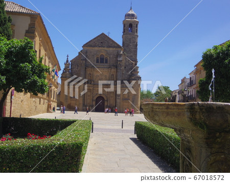 World Heritage Spain Ubeda El Salvador Church Fountain Right World Heritage Spain Ubeda El Salvador Church Fountain Right 67018572