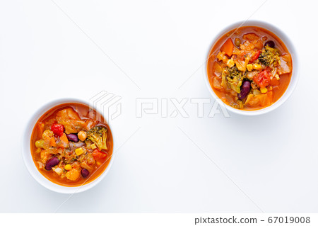 Minestrone soup overhead view 2 servings Minestrone soup overhead view 2 servings 67019008