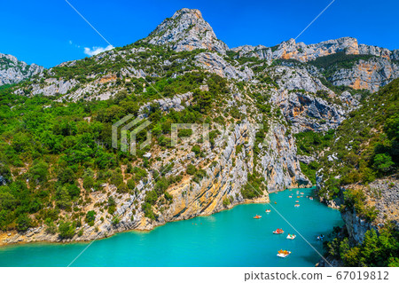 St Croix Lake and boating in the Verdon gorge, France St Croix Lake and boating in the Verdon gorge, France 67019812