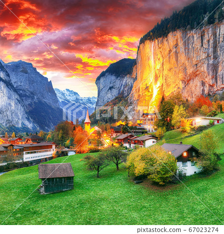Dramatic autumn view of Lauterbrunnen valley with 67023274