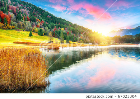 Marvelous view of Wagenbruchsee (Geroldsee) lake 67023304