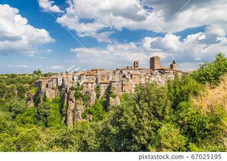 Medieval town of Vitorchiano in Lazio, Italy Medieval town of Vitorchiano in Lazio, Italy 67025195