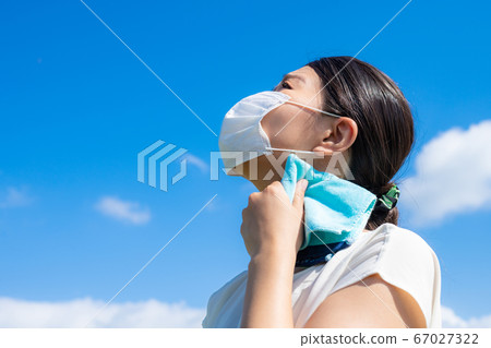 面具的女人 67027322