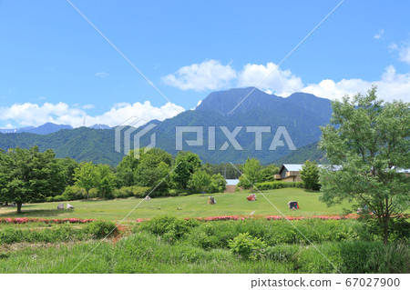 初夏可眺望有明山的安zu野千尋公園 初夏可眺望有明山的安zu野千尋公園 67027900