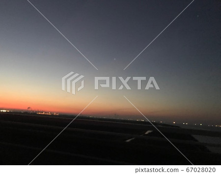 breaking Dawn  67028020