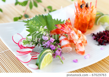 Sashimi prawns Sashimi prawns 67029763