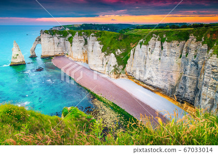 Amazing Atlantic ocean coastline with high cliffs, Etretat, Normandy, France 67033014