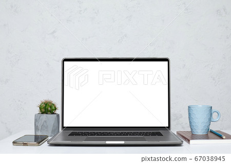Laptop with blank empty screen 67038945