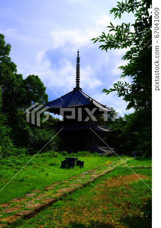 Omihachiman city, Shiga prefecture, landscape of Azuchi castle, triple tower [June] 67041009