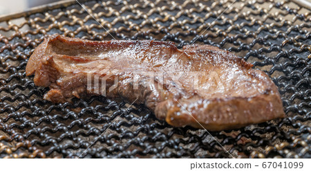 Charcoal grilled beef tongue steak (American) Charcoal grilled beef tongue steak (American) 67041099