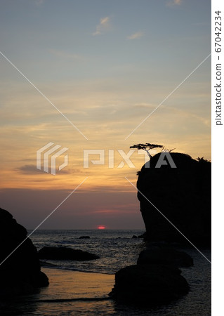 Sanriku Geopark Dawn on the Shigeshi Coast, Shigeshi no Matsushima 67042234