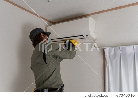 Air conditioner cleaning Air conditioner cleaning 67046010