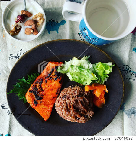 Diet on a diet 67046088