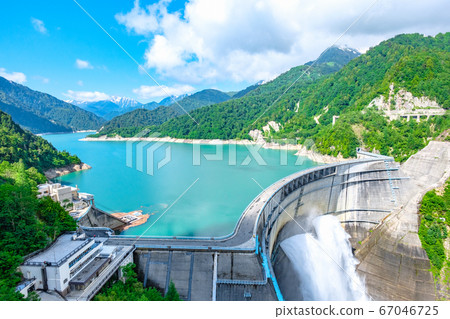 Kurobe Dam in early summer (view from dam observatory) Kurobe Dam in early summer (view from dam observatory) 67046725