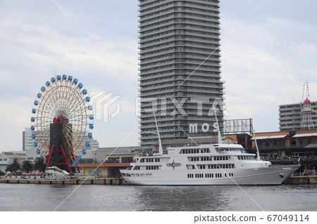 Concerto and Mosaic Ferris Wheel 67049114