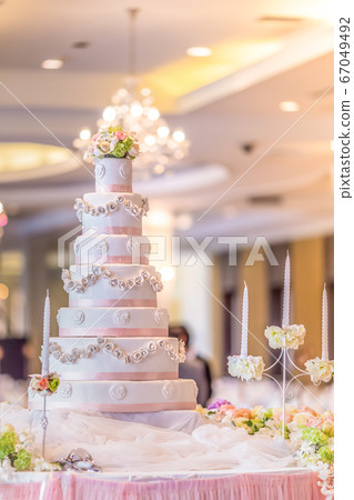 Wedding cake 67049492