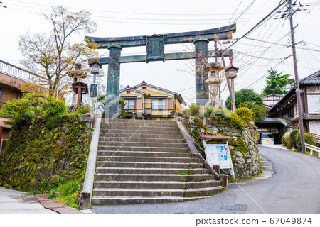 2020年4月,金普泉寺和銅鳥居(吉野郡吉野町吉野山) 2020年4月,金普泉寺和銅鳥居(吉野郡吉野町吉野山) 67049874