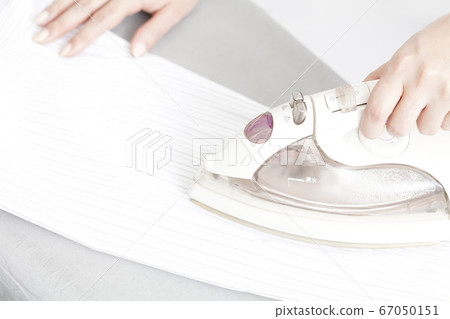 女人熨燙的手 女人熨燙的手 67050151
