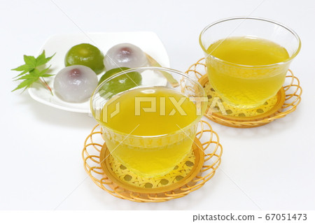 Cold tea and water manju (Kuzu manju) Cold tea and water manju (Kuzu manju) 67051473