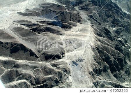 Nazca Lines Desert 67052263