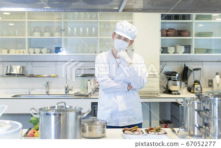 Male cook's lunch center kitchen 67052277