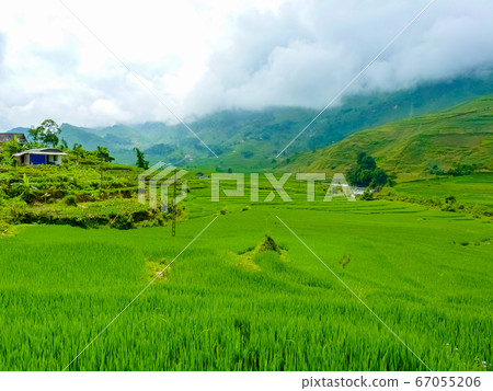 Lao Cai bridge near Sapa (Chapa) 67055206