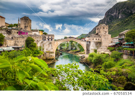 Old town of Mostar with famous Old Bridge (Stari Most), Bosnia and Herzegovina 67058534